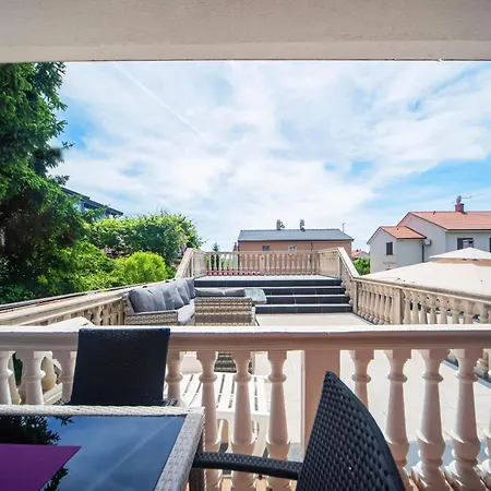 Excellente Belvedere Apartmán *